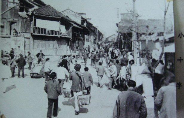 圖1：銅仁主城區(qū)舊景。銅仁日報社資料圖片.jpg